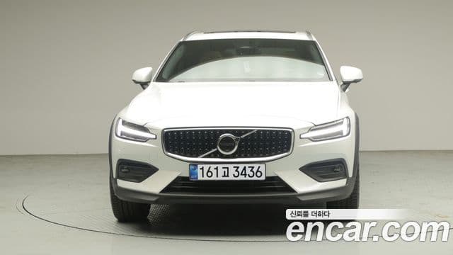 Volvo V60 Cross Country 2세대 B5 Ultra AWD, 2025 2