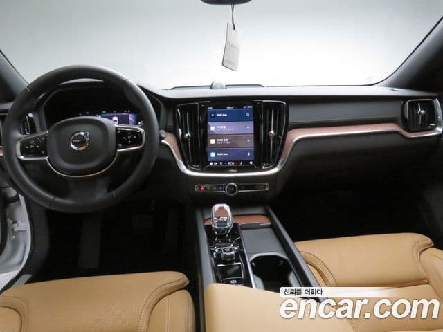 Volvo V60 Cross Country 2세대 B5 Ultra AWD, 2025 10