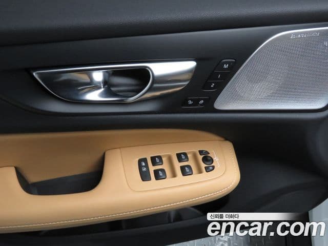 Volvo V60 Cross Country 2세대 B5 Ultra AWD, 2025 13