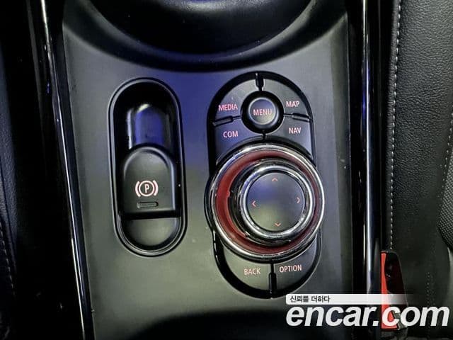Mini Cooper 클럽맨 2세대, 2022 14