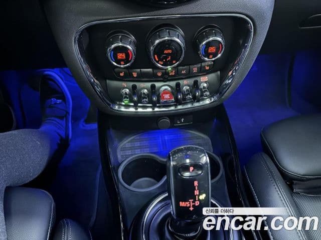 Mini Cooper 클럽맨 2세대, 2022 15