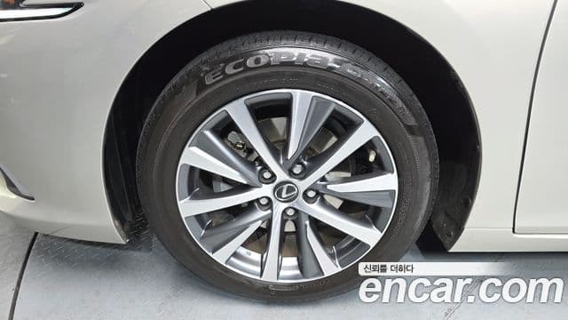 Lexus ES300h 7세대 Supreme, 2019 все фото