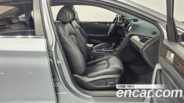 Hyundai LF Sonata 2.0 Smart, 2015 10