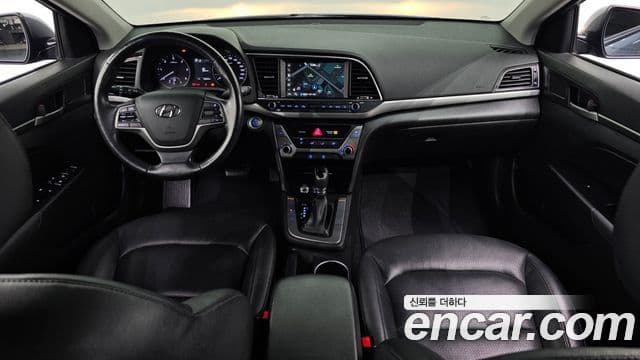 Hyundai Avante AD 1.6 e-VGT Smart, 2018 7