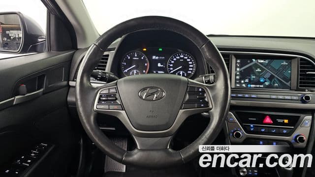 Hyundai Avante AD 1.6 e-VGT Smart, 2018 13