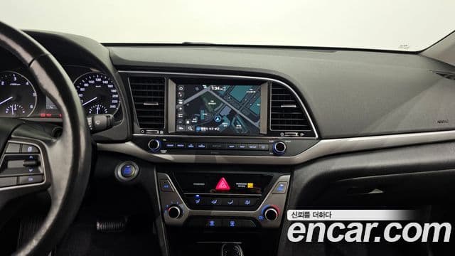 Hyundai Avante AD 1.6 e-VGT Smart, 2018 14