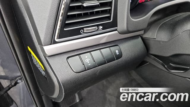 Hyundai Avante AD 1.6 e-VGT Smart, 2018 16