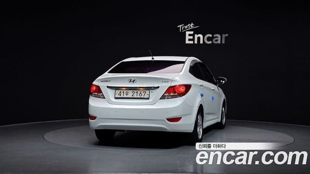 Hyundai Accent(новый кузов / новое поколение) Premier, 2011 4