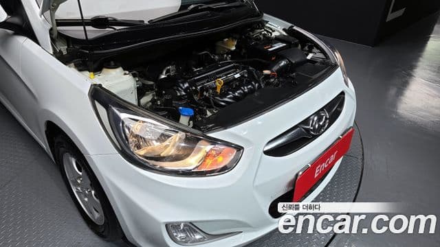 Hyundai Accent(новый кузов / новое поколение) Premier, 2011 6