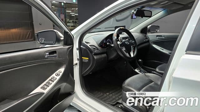 Hyundai Accent(новый кузов / новое поколение) Premier, 2011 11