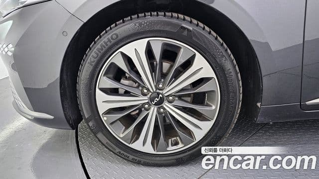 Kia K8 гибрид Signature, 2023 все фото