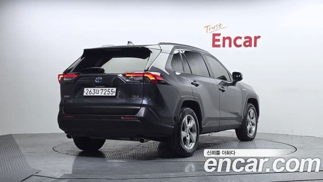 Toyota RAV4 5세대, 2021 2