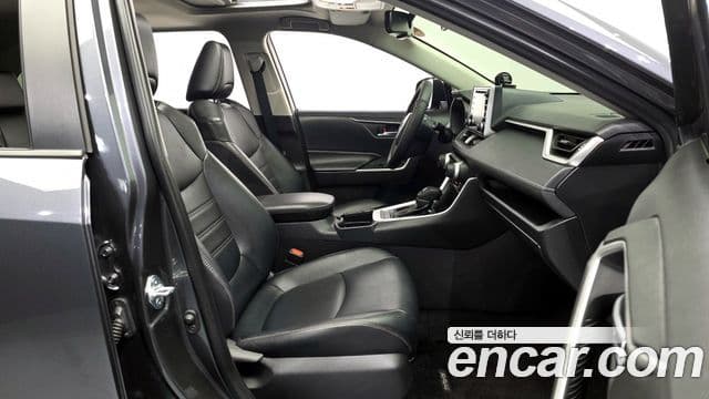 Toyota RAV4 5세대, 2021 11