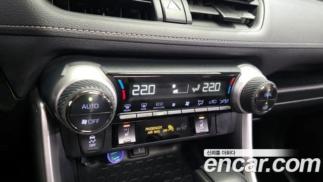 Toyota RAV4 5세대, 2021 16