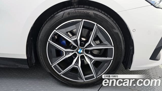 BMW 5시리즈 (G60) 520i M Sport, 2024 все фото