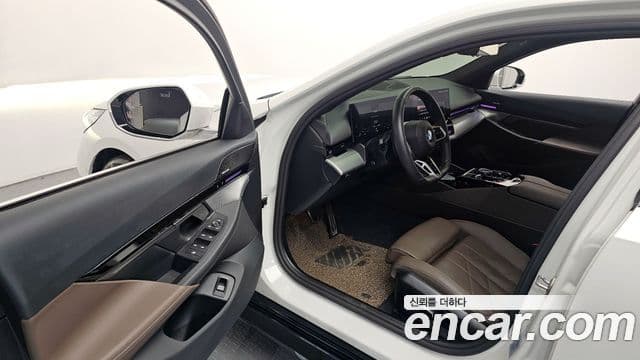 BMW 5시리즈 (G60) 520i M Sport, 2024 10