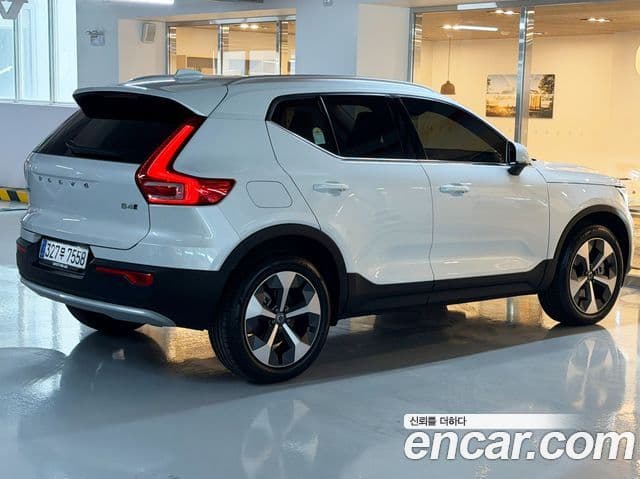 Volvo XC40 B4 Ultra Bright, 2025 2