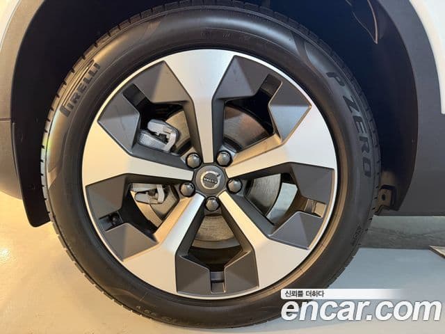 Volvo XC40 B4 Ultra Bright, 2025 все фото