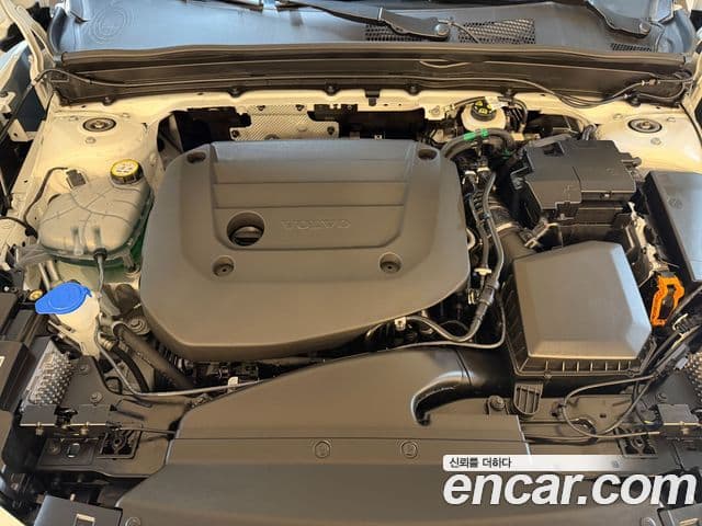 Volvo XC40 B4 Ultra Bright, 2025 6