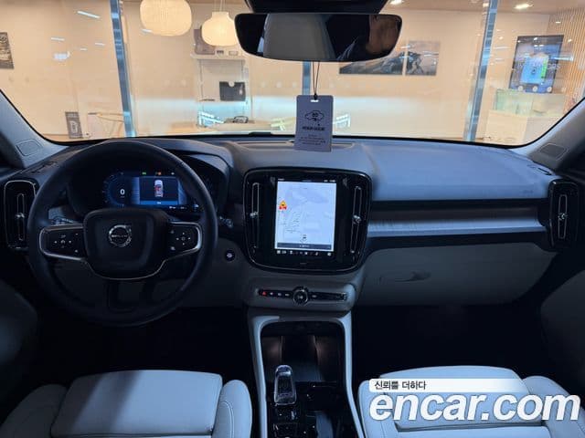 Volvo XC40 B4 Ultra Bright, 2025 7