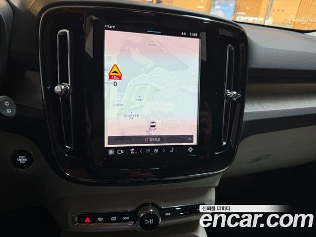 Volvo XC40 B4 Ultra Bright, 2025 13