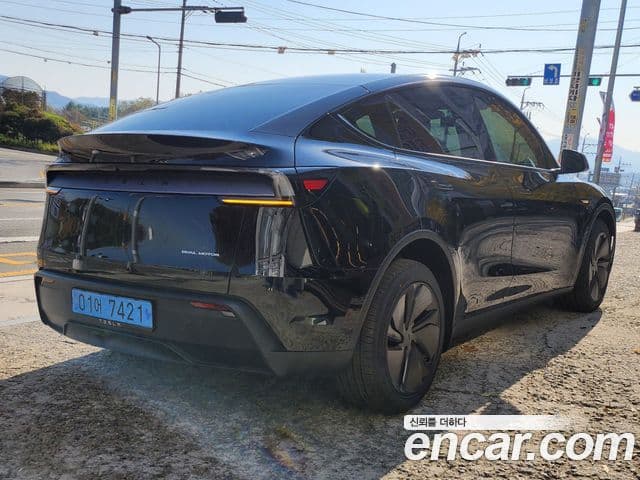 Tesla модель Y Long Range AWD, 2025 6