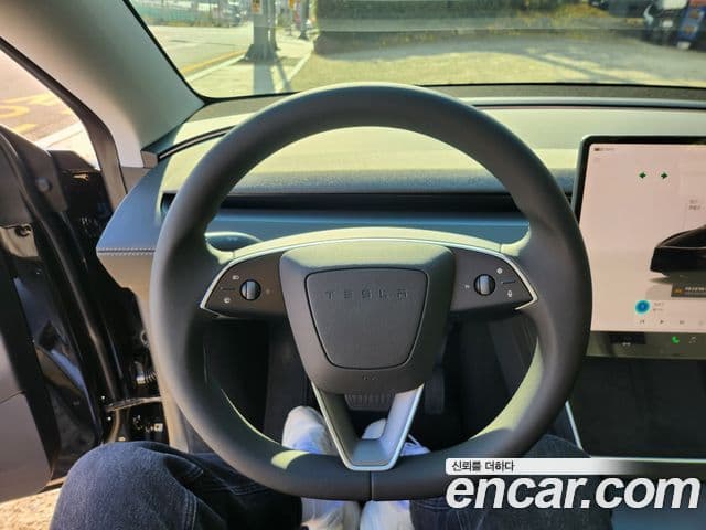 Tesla модель Y Long Range AWD, 2025 9