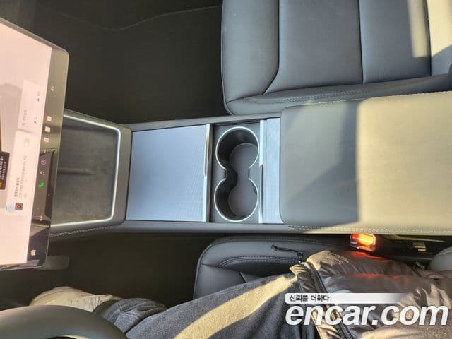 Tesla модель Y Long Range AWD, 2025 11