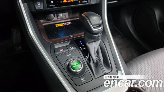 Toyota RAV4 5세대 2.5 4WD гибрид LTD, 2024 9