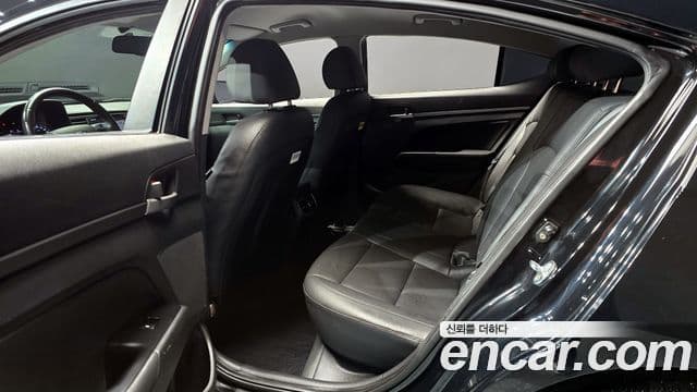 Hyundai Avante AD Special, 2017 13