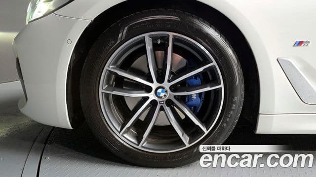 BMW 5시리즈 (G30) 520i M Sport, 2022 все фото