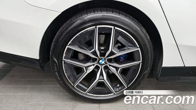 BMW 5시리즈 (G60) 520i M Sport, 2024 все фото