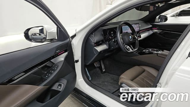BMW 5시리즈 (G60) 520i M Sport, 2024 10