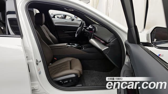 BMW 5시리즈 (G60) 520i M Sport, 2024 11