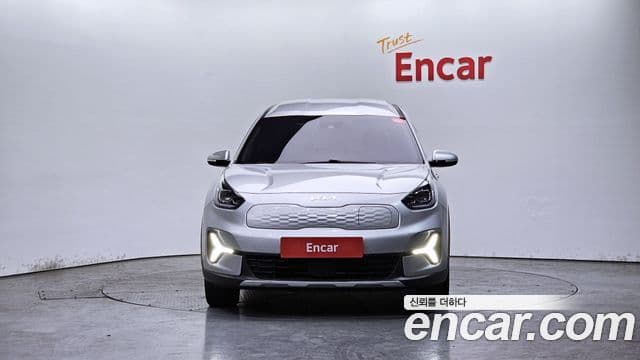 Kia Niro Plus Air (таксомоторный тип), 2024 3