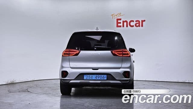 Kia Niro Plus Air (таксомоторный тип), 2024 4