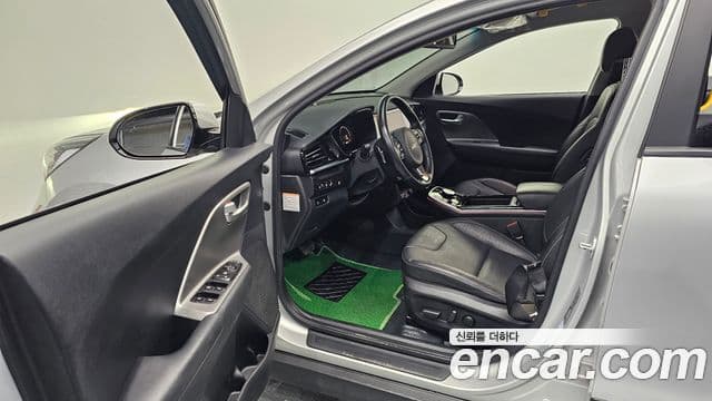 Kia Niro Plus Air (таксомоторный тип), 2024 10