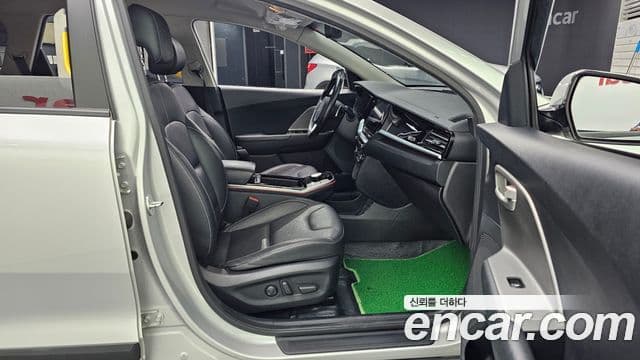 Kia Niro Plus Air (таксомоторный тип), 2024 11