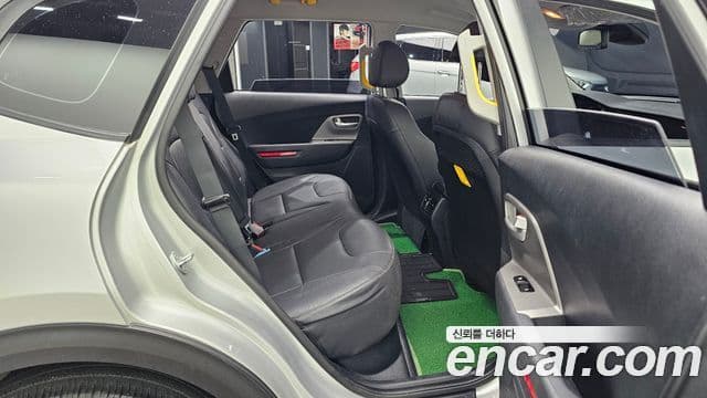 Kia Niro Plus Air (таксомоторный тип), 2024 12