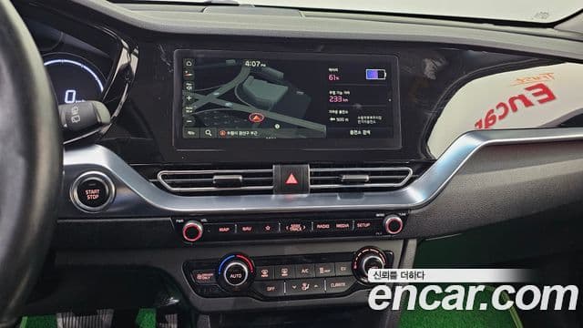 Kia Niro Plus Air (таксомоторный тип), 2024 14