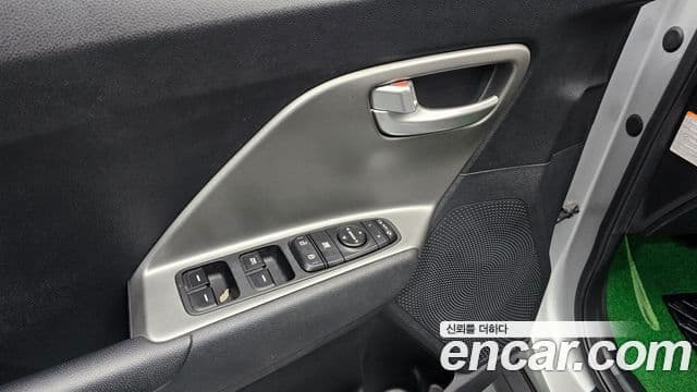 Kia Niro Plus Air (таксомоторный тип), 2024 16