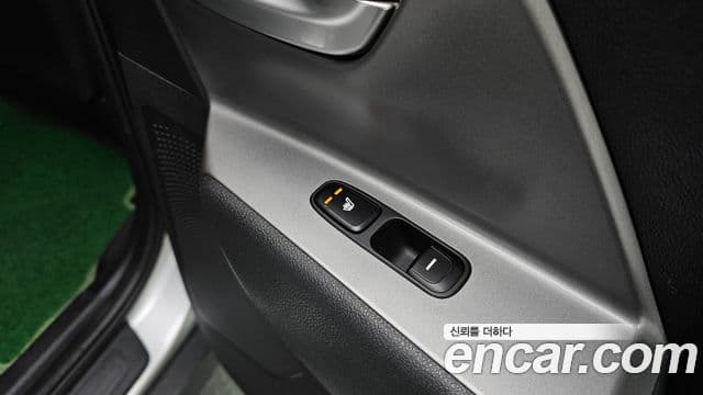 Kia Niro Plus Air (таксомоторный тип), 2024 19