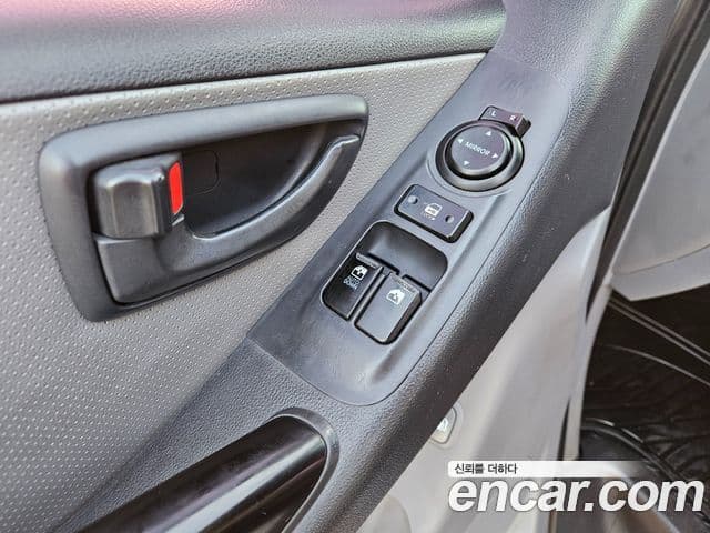 Hyundai Grand Starex CVX Deluxe, 2014 14