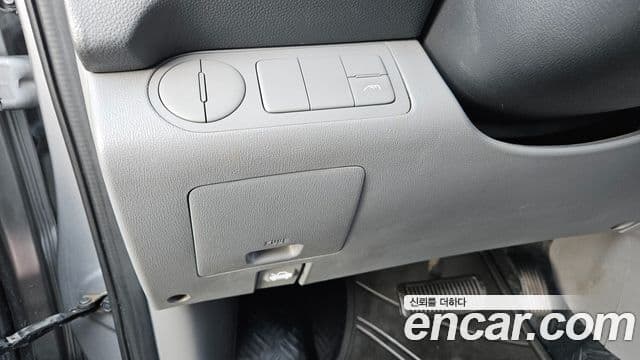 Hyundai Grand Starex CVX Deluxe, 2014 15