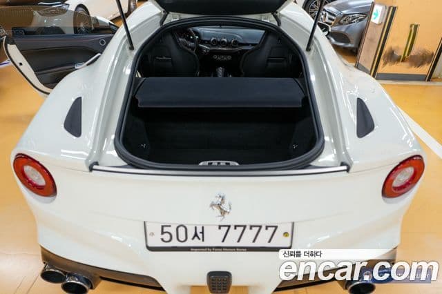 Ferrari F12 베를리네타, 2014 6