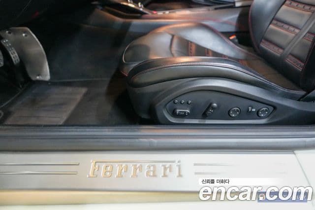 Ferrari F12 베를리네타, 2014 16