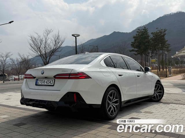 BMW 5시리즈 (G60) 520i M Sport, 2024 2