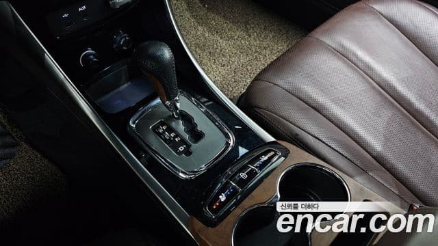 KG모빌리티(SsangYong) Chairman H New Classic 600S коричневый Edition, 2013 9