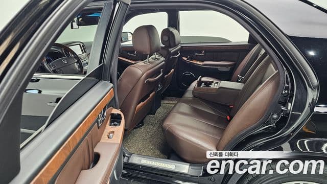 KG모빌리티(SsangYong) Chairman H New Classic 600S коричневый Edition, 2013 12