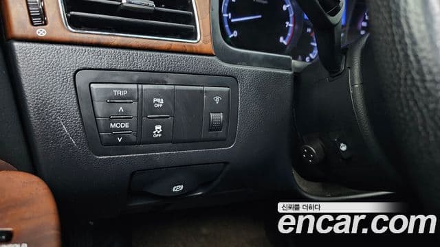 KG모빌리티(SsangYong) Chairman H New Classic 600S коричневый Edition, 2013 14